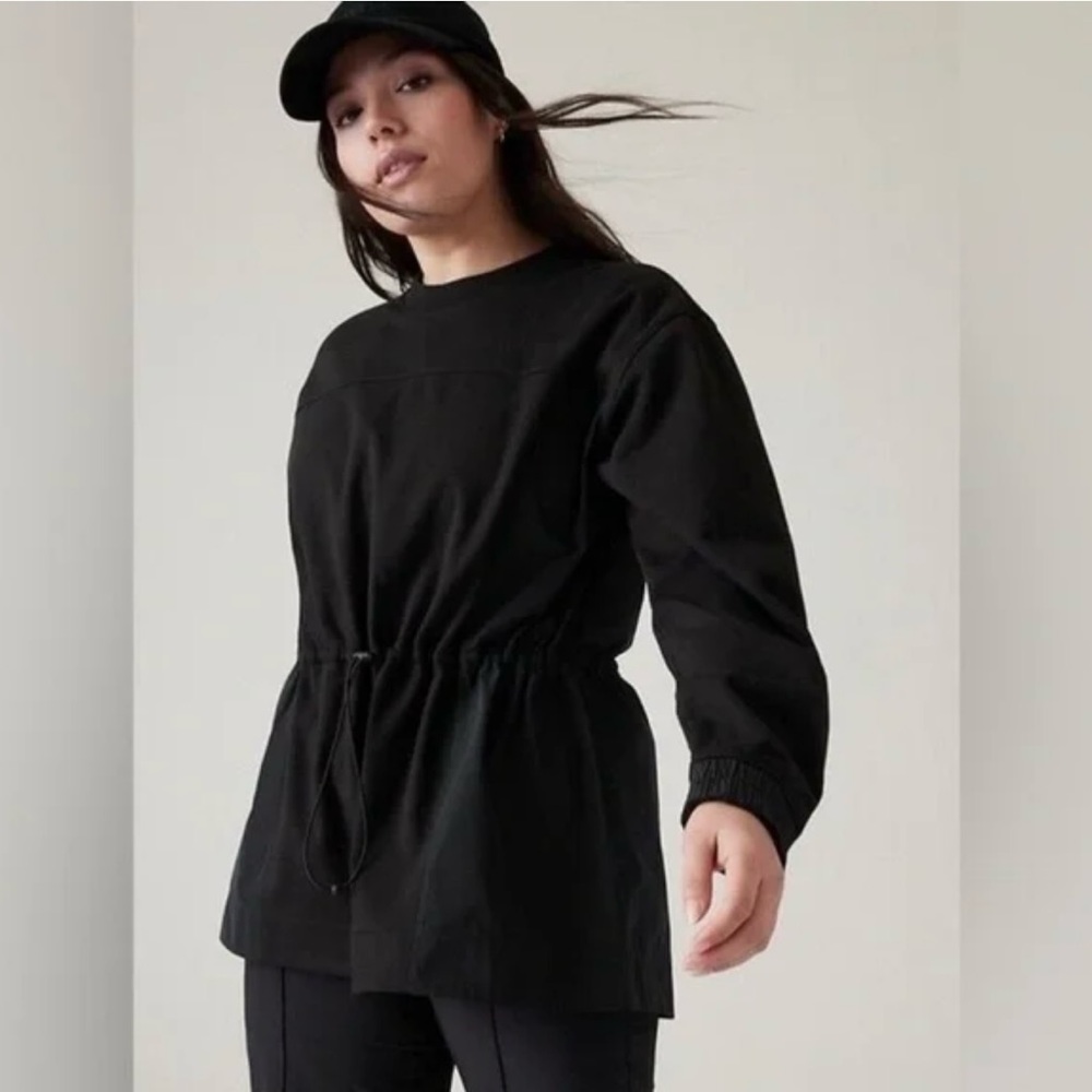 NEW Athleta Triumph Hybrid Crewneck